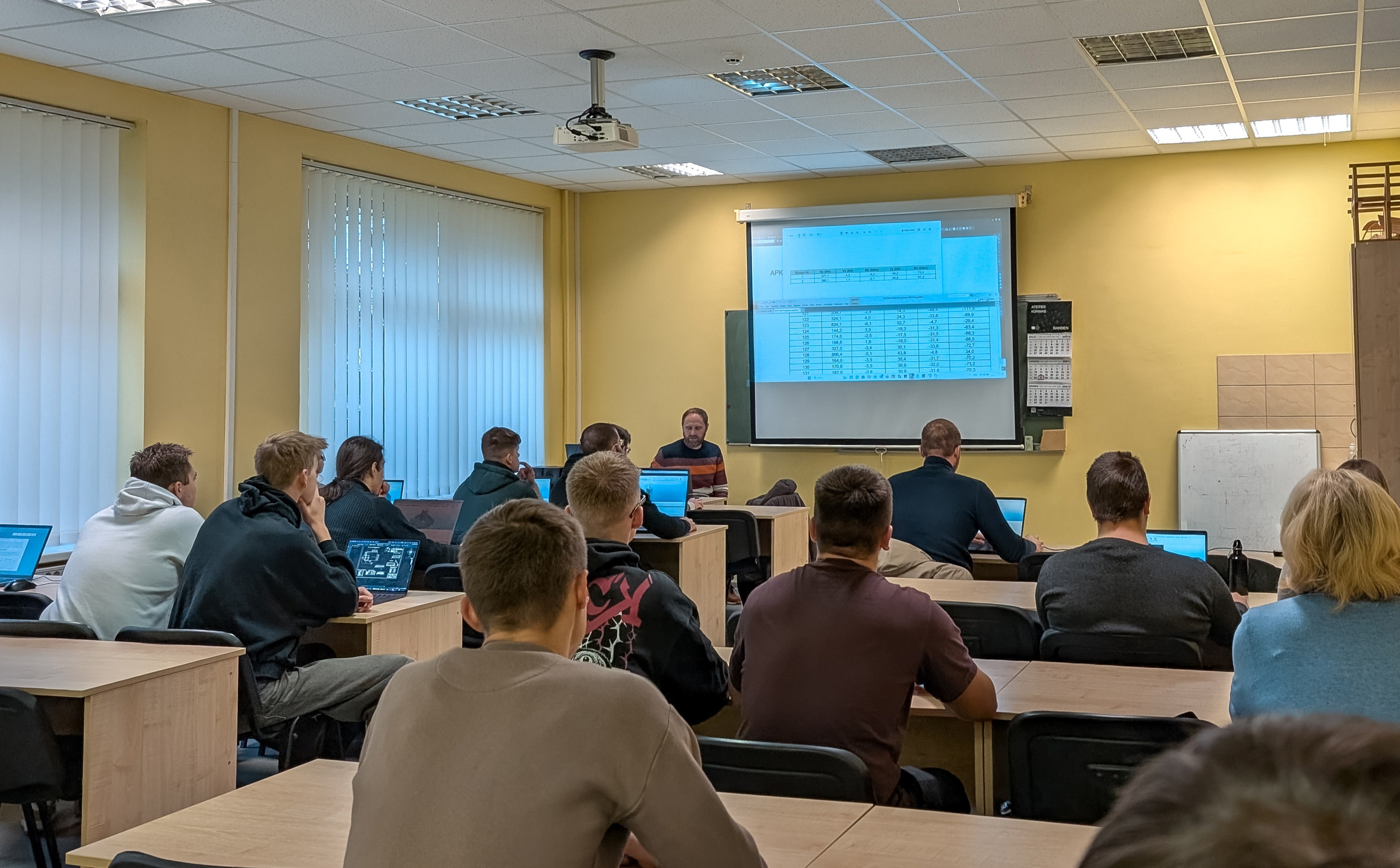 Statybos inžinerijos studentai gilino žinias integruotose paskaitose su „Peikko Lietuva“ specialistu