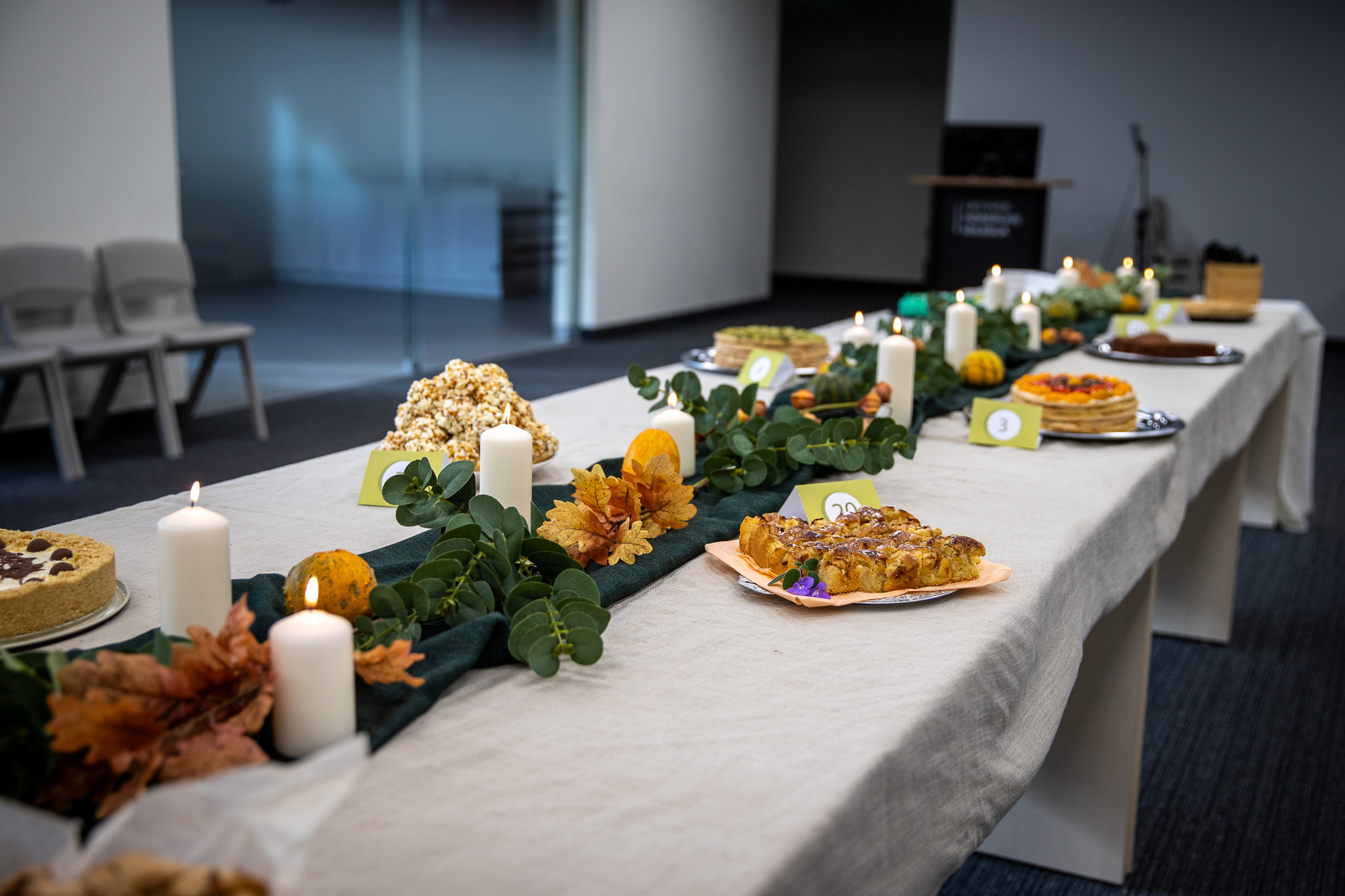 Lietuvos inžinerijos kolegijos bendruomenė Pyragų dieną surinktas lėšas perdavė VšĮ „SocACTIVA“