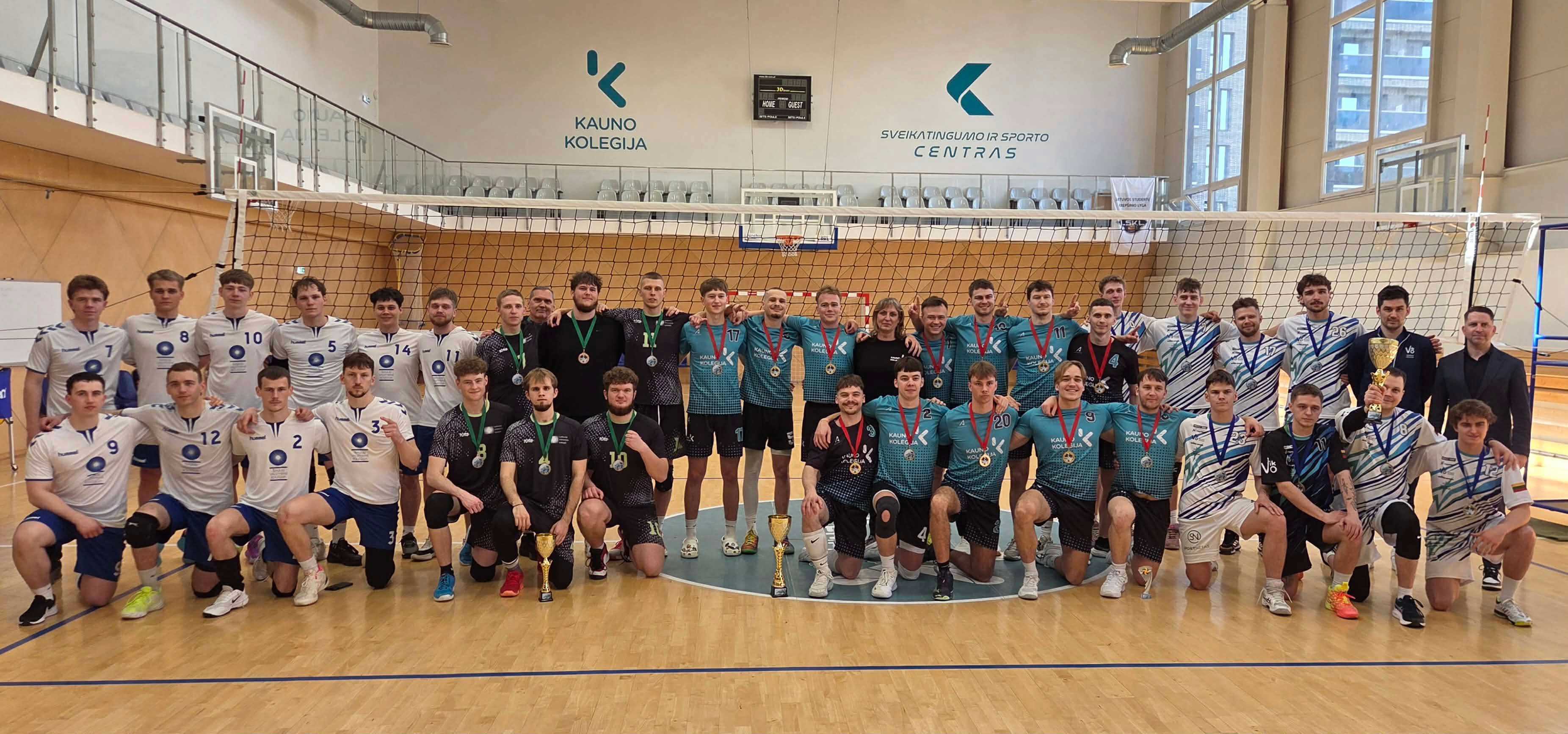 LIK iškovojo bronzos medalius tinklinio varžybose