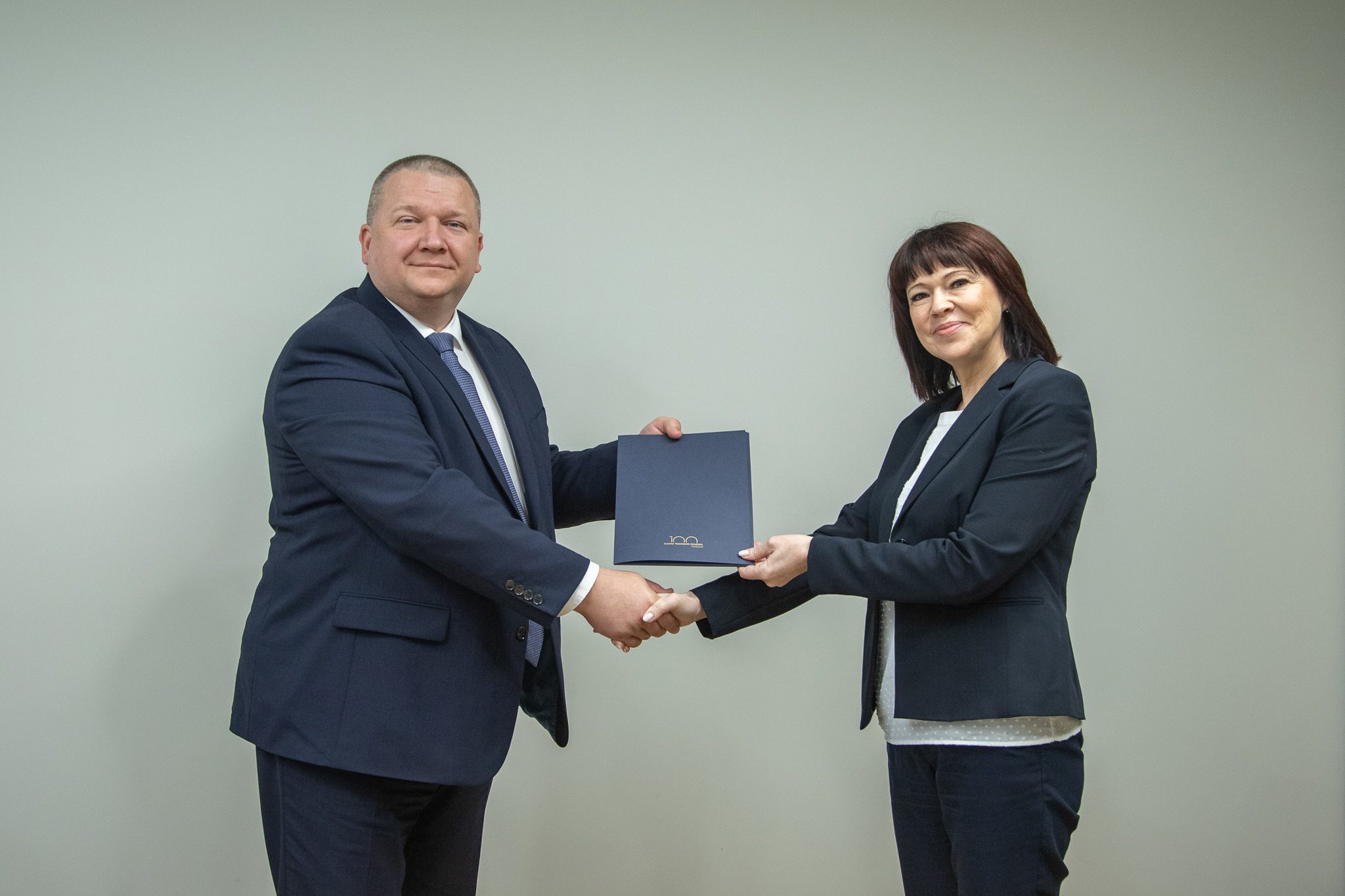Lietuvos inžinerijos kolegija ir Jonavos J. Ralio gimnazija pasirašė bendradarbiavimo sutartį