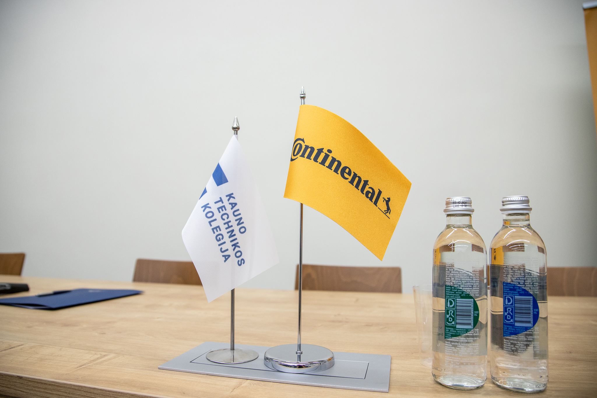 KTK ESTABLISHES PARTNERSHIPS WITH WORLDWIDE ELECTRONIC COMPONENT MANUFACTURERS HELLA AND CONTINENTAL