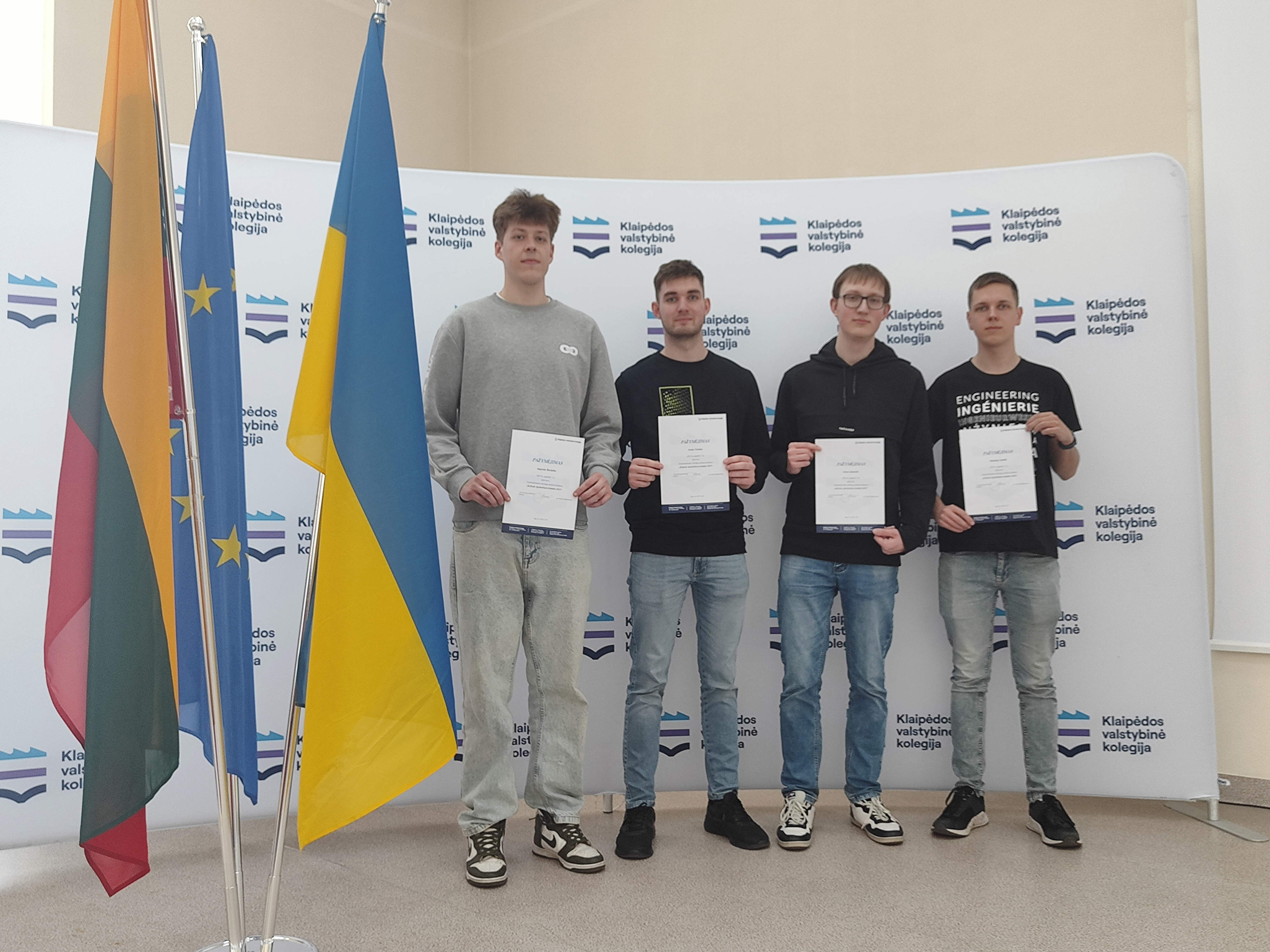 Lietuvos inžinerijos kolegijos studentai tarptautiniame konkurse „Sužinok–Apskaičiuok–Įsimink 2025“