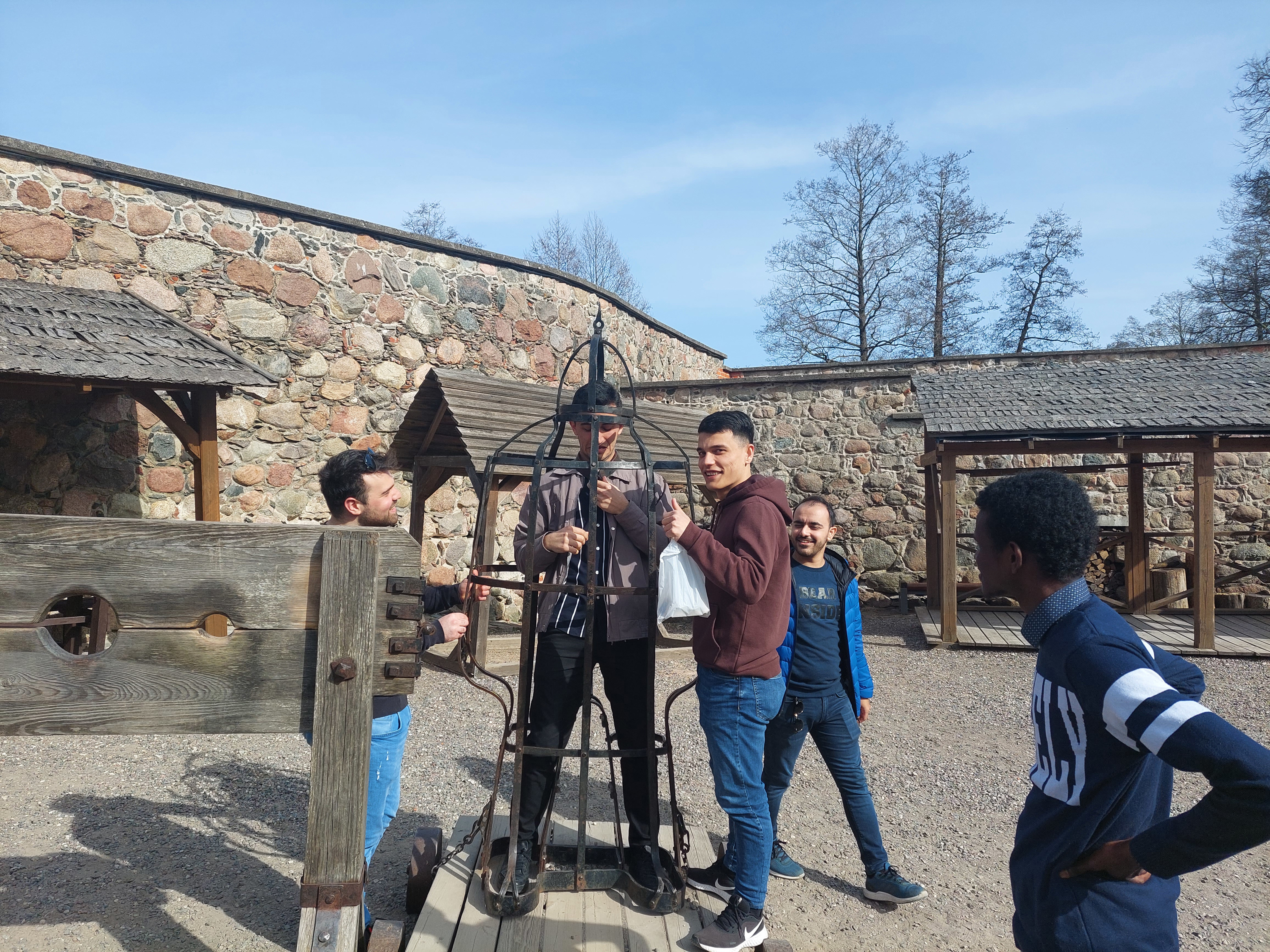 ERASMUS+ STUDENTS ' DAY TRIP TO VILNIUS AND TRAKAI