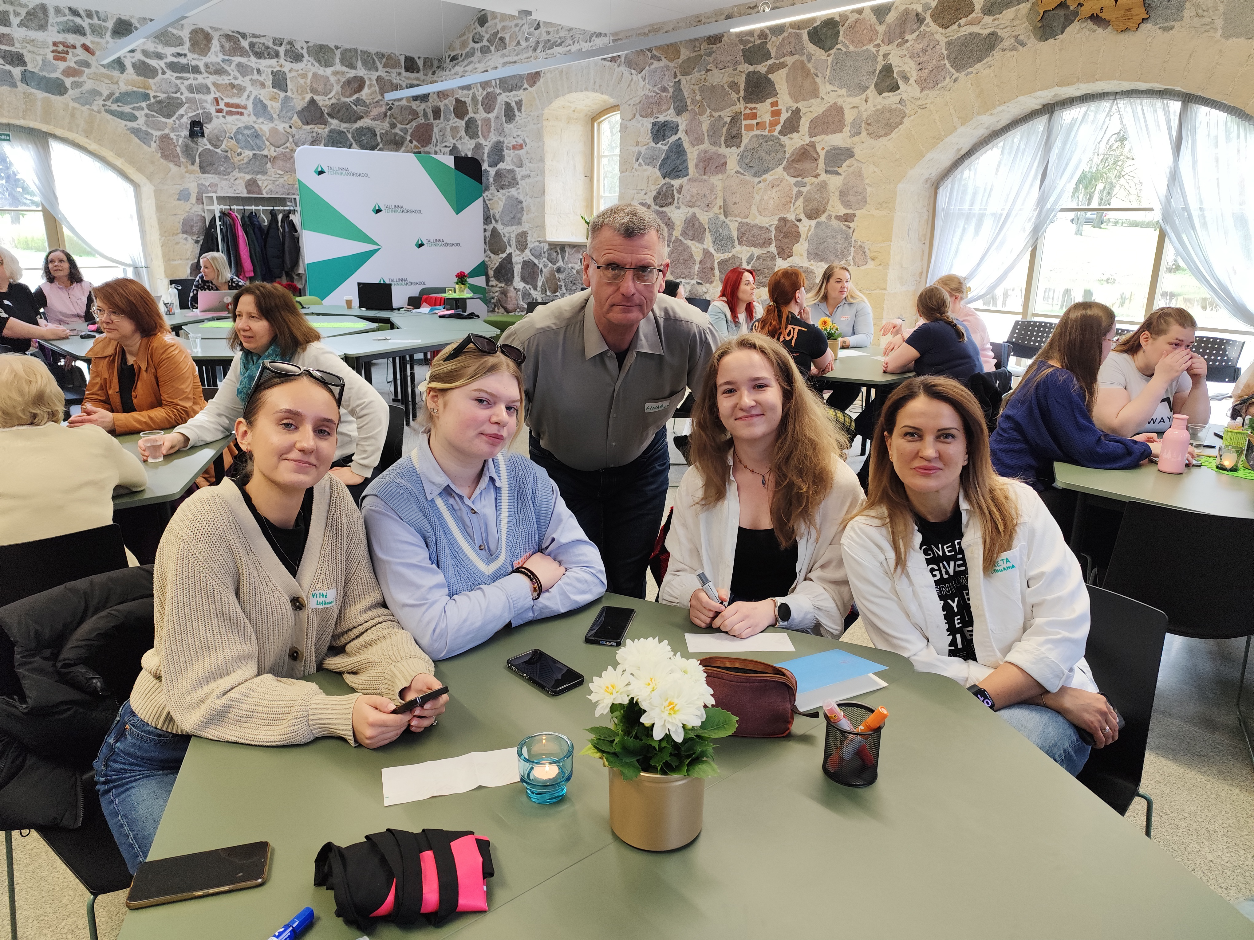 Aplinkos inžinerijos fakulteto studentės dalyvauja tarptautiniame „Healing Greenery“ projekte Estijoje