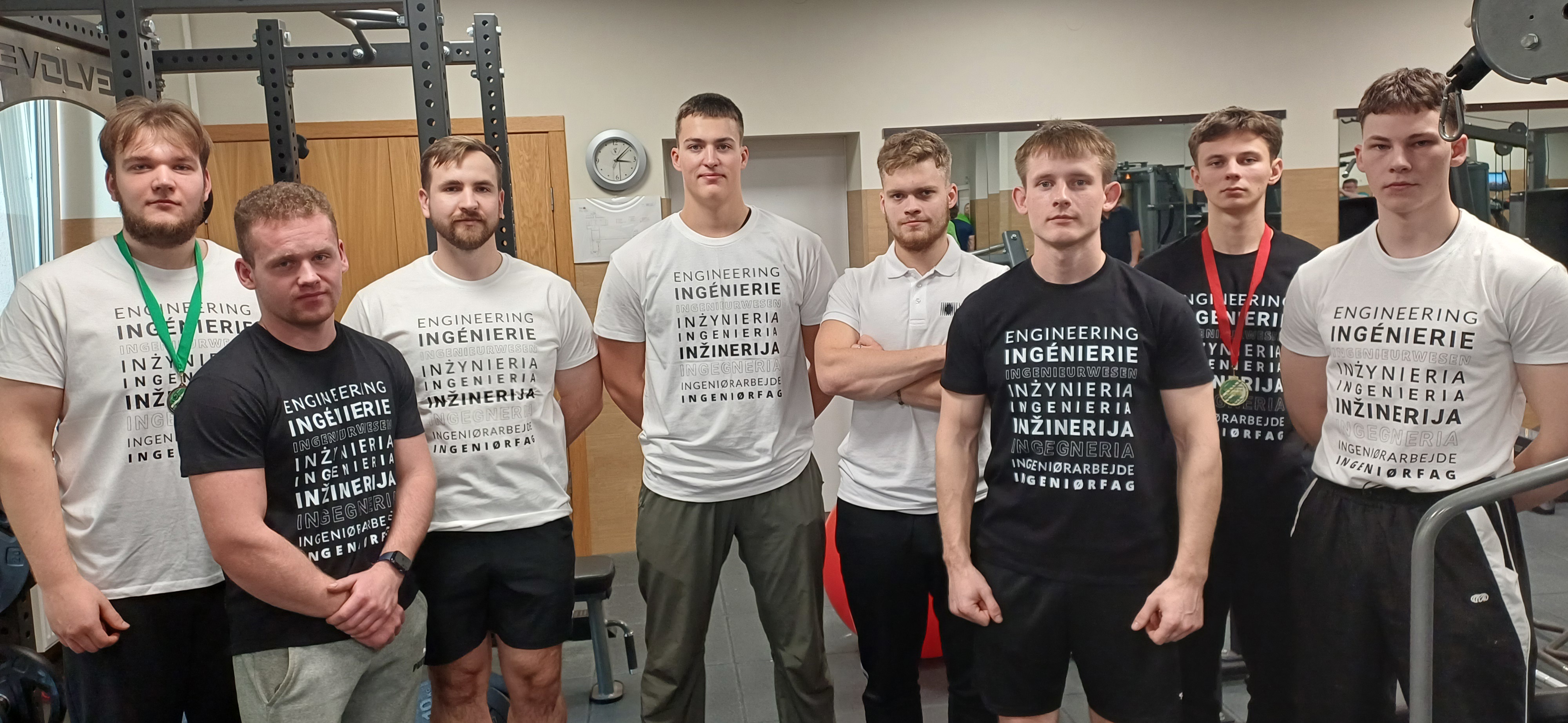Lietuvos inžinerijos kolegijos studentų pasiekimai štangos spaudimo varžybose